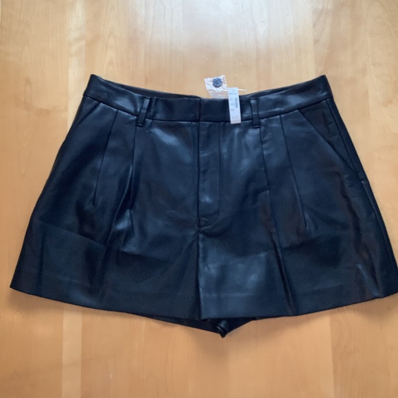 NWT Madewell Easy Pleated Trouser Shorts Faux Leather 31 Black - Picture 3 of 10